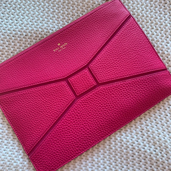 kate spade Handbags - Kate Spade GIA Bridge Place Clutch